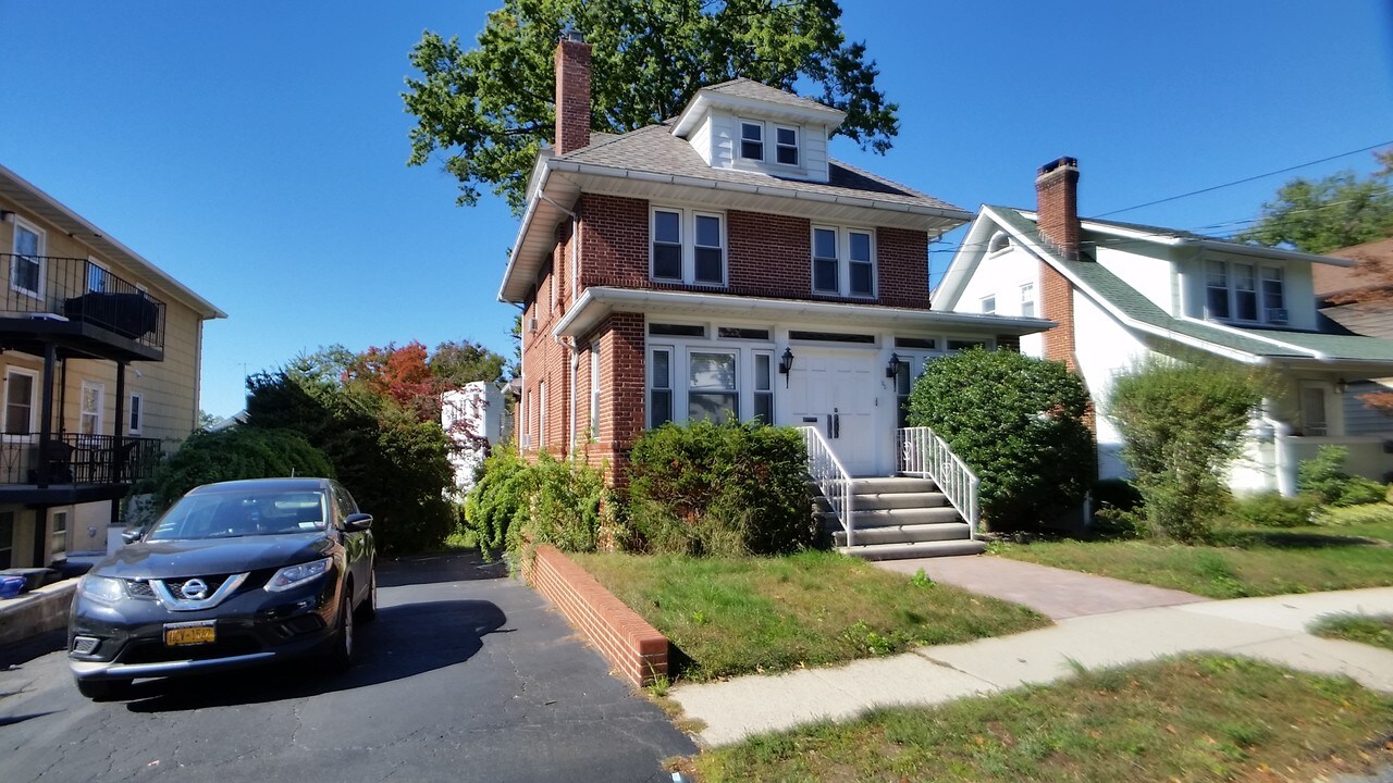 23 Lee Ave in Yonkers, NY - Building Photo