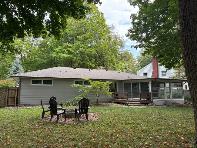 1527 Summit Dr in West Lafayette, IN - Building Photo - Building Photo