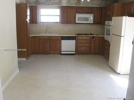 1934 Rodman St in Hollywood, FL - Building Photo