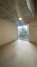 163 NW 26th St, Unit A2 in Miami, FL - Building Photo - Building Photo