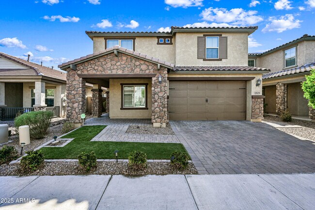 property at 1825 W Spur Dr