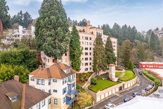 Envoy Apartment in Portland, OR - Building Photo - Building Photo