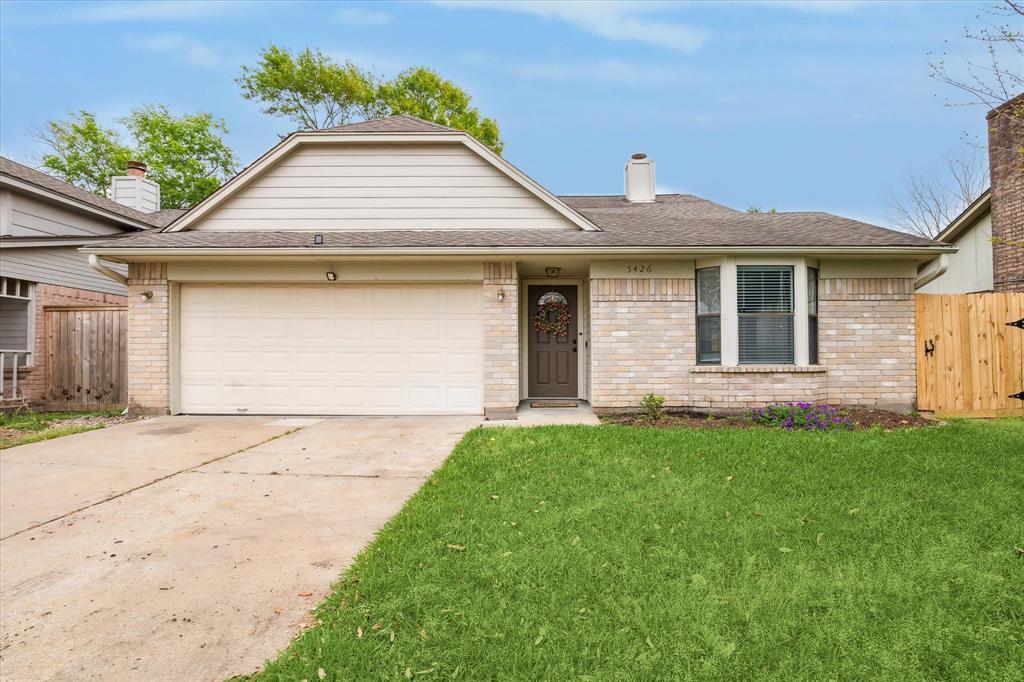 5426 Starfield Dr in Houston, TX - Building Photo