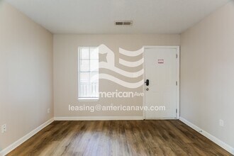 1049 Northwood Dr in Birmingham, AL - Building Photo - Building Photo