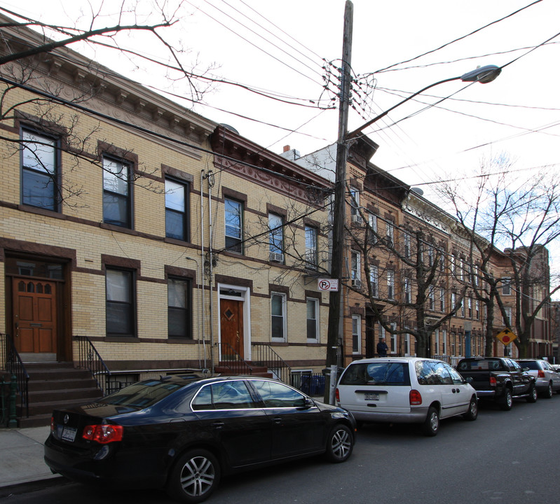 60-66 Catalpa Ave in Ridgewood, NY - Building Photo