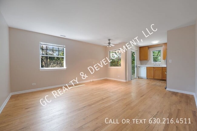 21 N Park Blvd in Streamwood, IL - Foto de edificio - Building Photo