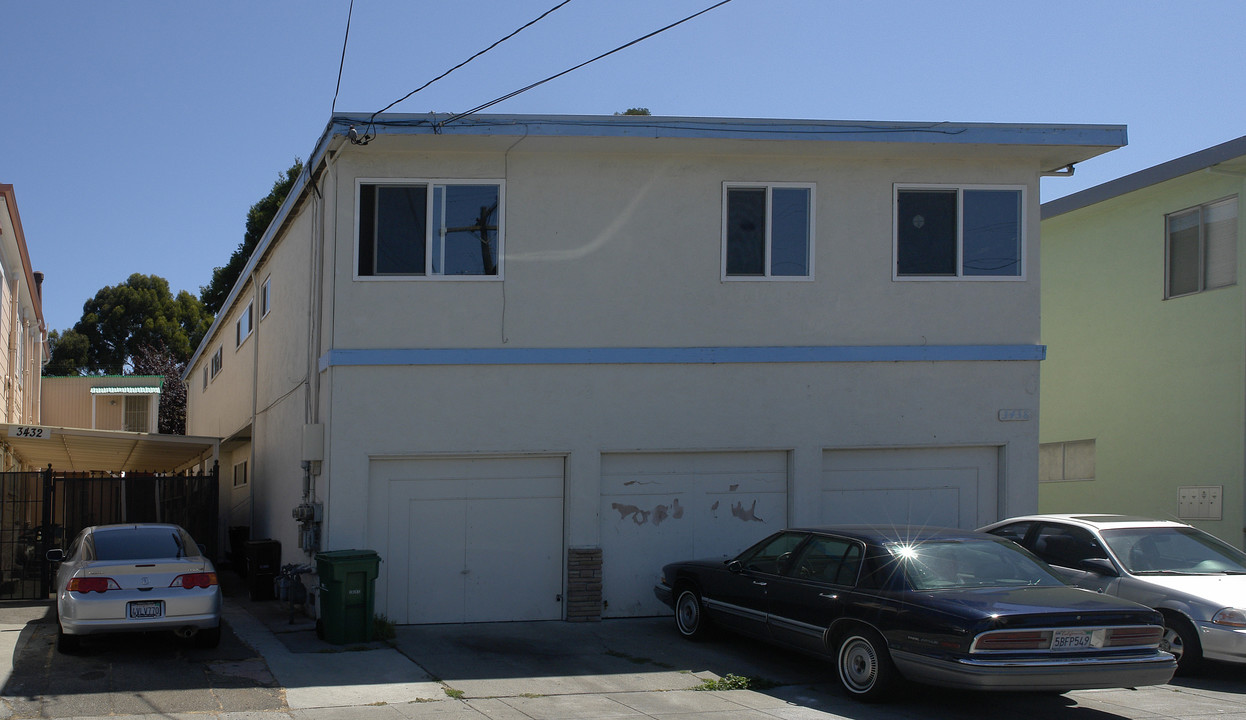 3438 School St in Oakland, CA - Foto de edificio