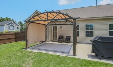 114 Eldon Dr in Cayce, SC - Building Photo - Building Photo