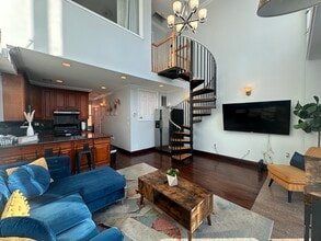 205 N 11th St, Unit 4F in Philadelphia, PA - Building Photo - Building Photo