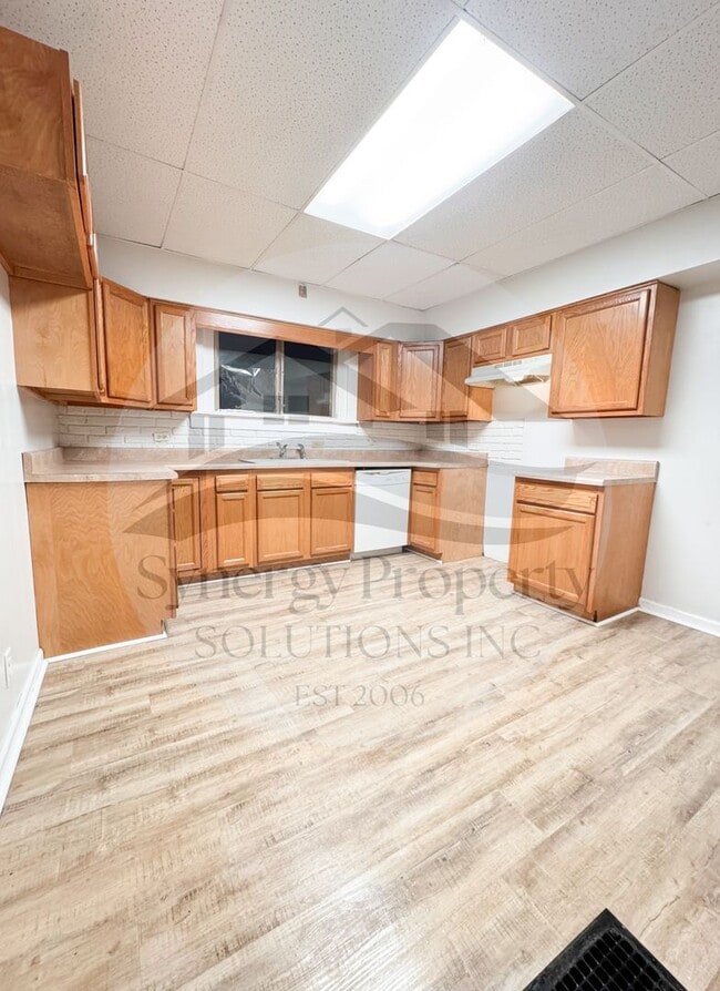 64 Mansfield Ave in Shelby, OH - Building Photo - Building Photo