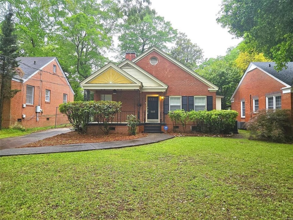 555 Morningview Dr in Montgomery, AL - Building Photo