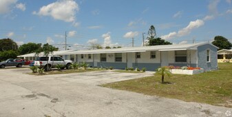 977 Miner Rd in Hypoluxo, FL - Building Photo