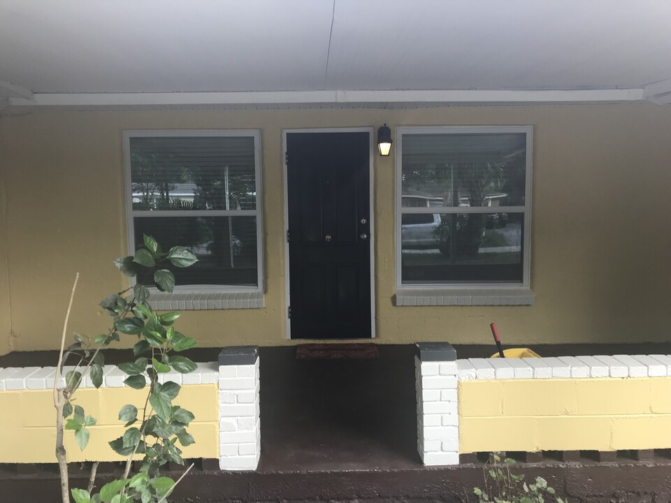 1715 W St Conrad St in Tampa, FL - Building Photo