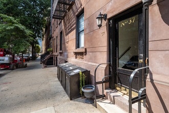 Landmark in New York, NY - Foto de edificio - Building Photo