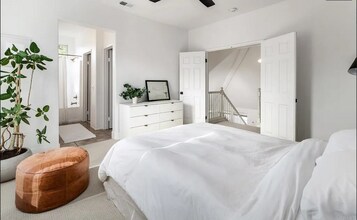 1203 Cambria Way in Encinitas, CA - Foto de edificio - Building Photo