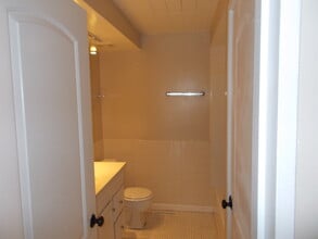 930 E Shady Way, Unit 2 in Arlington Heights, IL - Foto de edificio - Building Photo