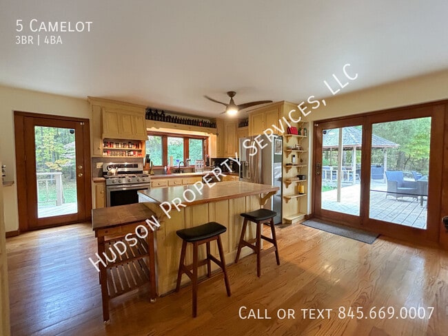 5 Camelot in Marlboro, NY - Building Photo - Building Photo