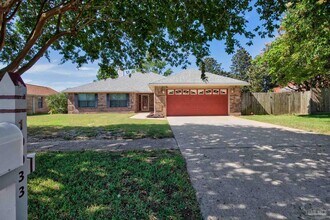 10033 Via Grande in Navarre, FL - Building Photo - Building Photo