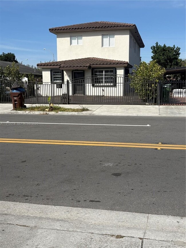 property at 819 E 26th St