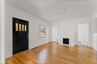 830 E Delmar St in Springfield, MO - Building Photo - Building Photo