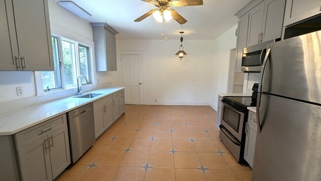 26 Oak St in Wellesley, MA - Building Photo - Building Photo