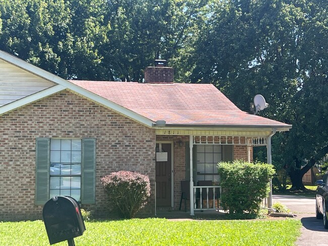 property at 1811 Daisy Ct