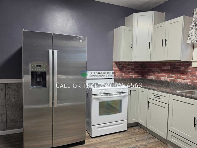 213 Chestnut Ave NE in Massillon, OH - Building Photo - Building Photo