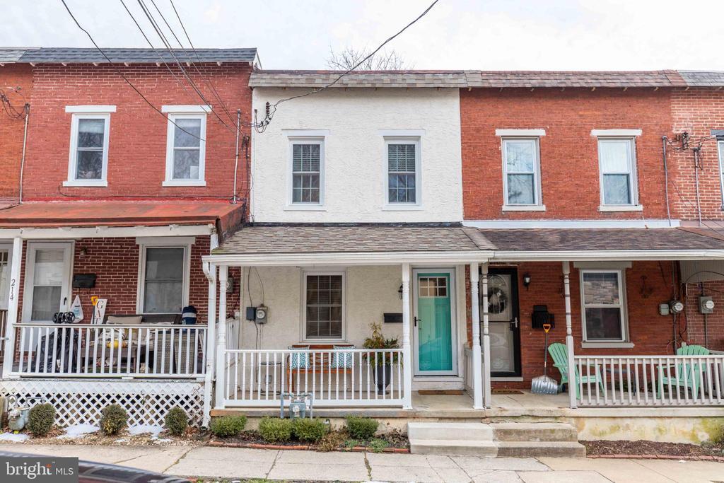 216 W Lafayette St in West Chester, PA - Building Photo