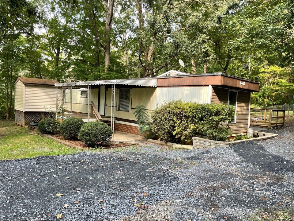 5838 Chaucer Trail in Pleasant Garden, NC - Building Photo