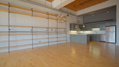 426-426 Queen St E in Toronto, ON - Building Photo - Building Photo