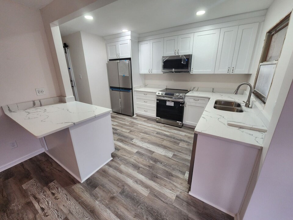 318 Woodview Ave in Norfolk, VA - Building Photo