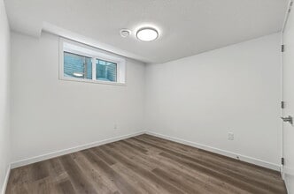 15407 90 Av NW in Edmonton, AB - Building Photo - Building Photo