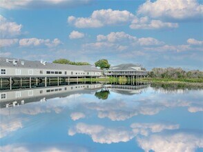 185 N Pearl Lake Causeway in Altamonte Springs, FL - Foto de edificio - Building Photo