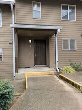 17987 SW 115th Ave in Tualatin, OR - Building Photo - Building Photo