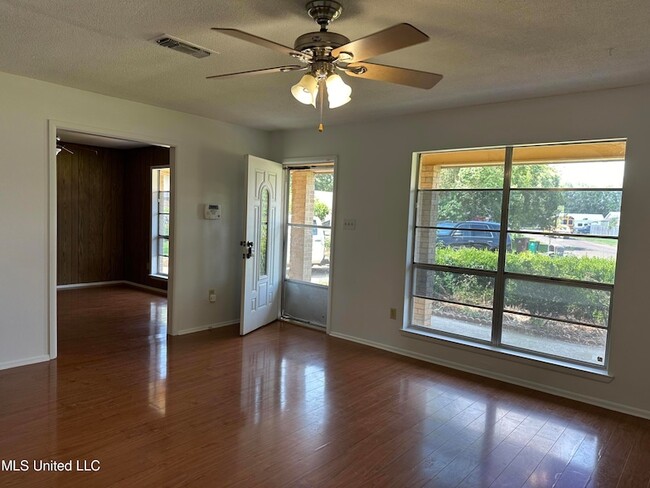 209 Cedar Dr in D'Iberville, MS - Building Photo - Building Photo