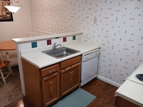 10 Squire Ct in Natick, MA - Building Photo - Building Photo