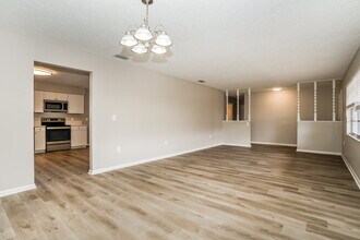 143 Jenny Way in Lakeland, FL - Foto de edificio - Building Photo