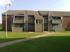 Harbor View Apartments in Cleveland, OK - Foto de edificio - Building Photo