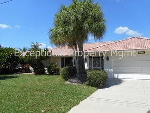 3010 SE 19th Ave in Cape Coral, FL - Building Photo - Building Photo