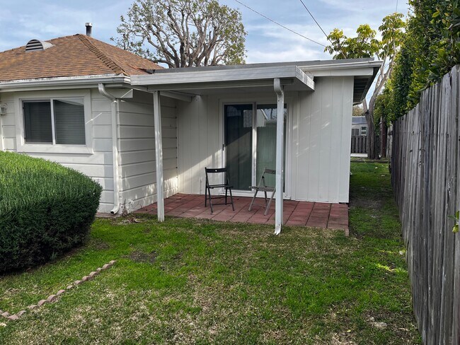 12435 Milton St in Los Angeles, CA - Building Photo - Building Photo