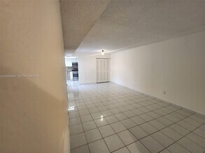 11810 SW 80th St in Miami, FL - Building Photo - Building Photo