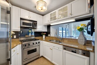 2 Avery St, Unit 10D in Boston, MA - Building Photo - Building Photo