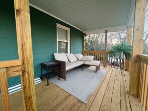 Room in Duplex on Charles Ave in Charlotte, NC - Foto de edificio - Building Photo