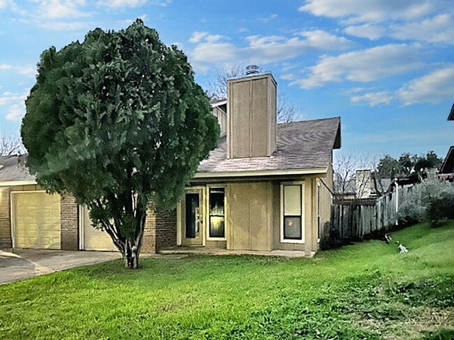 8104 Hood Cir