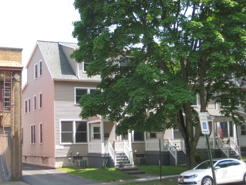 82 Colby St in Rochester, NY - Building Photo