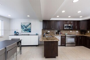 2601 NE 34th St in Fort Lauderdale, FL - Building Photo