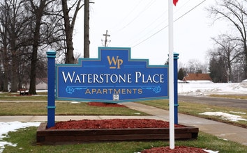 Waterstone Place Apartments in Warren, OH - Foto de edificio - Building Photo