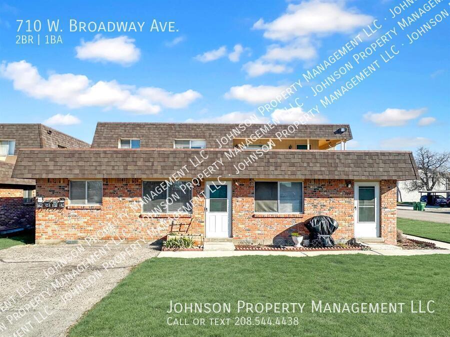 710 W Broadway Ave in Meridian, ID - Building Photo