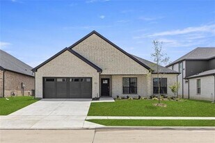 304 Community Dr in Lavon, TX - Building Photo