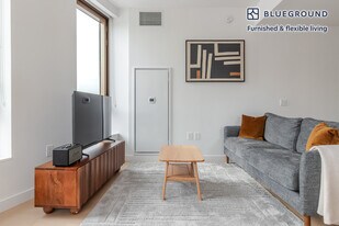 482 Kent Ave, Unit SI FL5-ID2137 in Brooklyn, NY - Building Photo